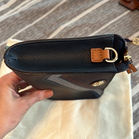 Tory Burch crossbody - Picture 4 of 8